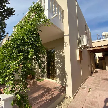 Guest house Moutallos Homes